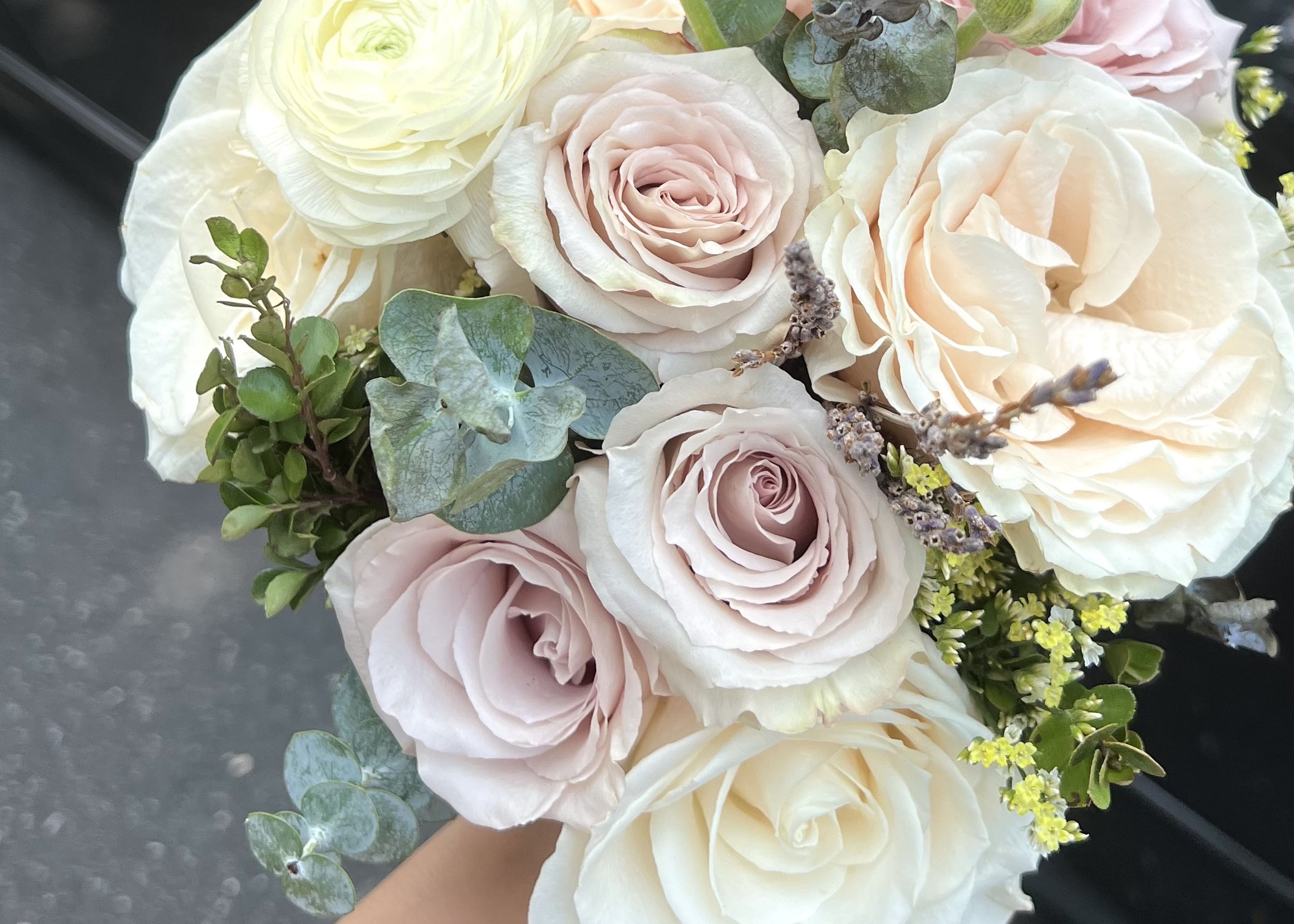 Close up of trending fall wedding flowers 2022